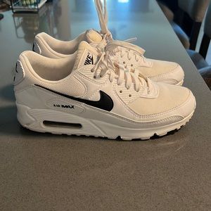 Women’s Nike air max